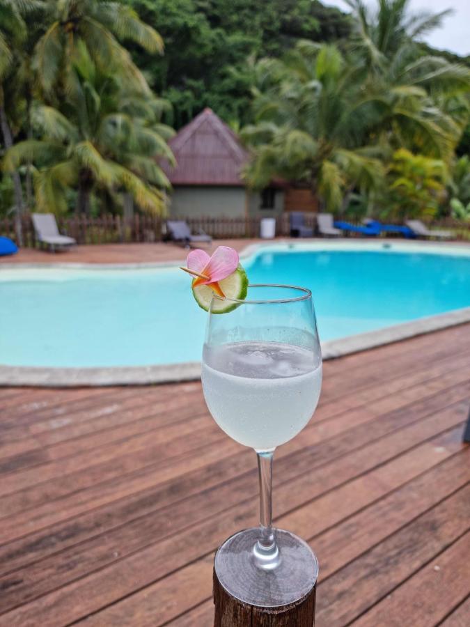 Hotel Oasis De Kiamu Lifou Exteriör bild