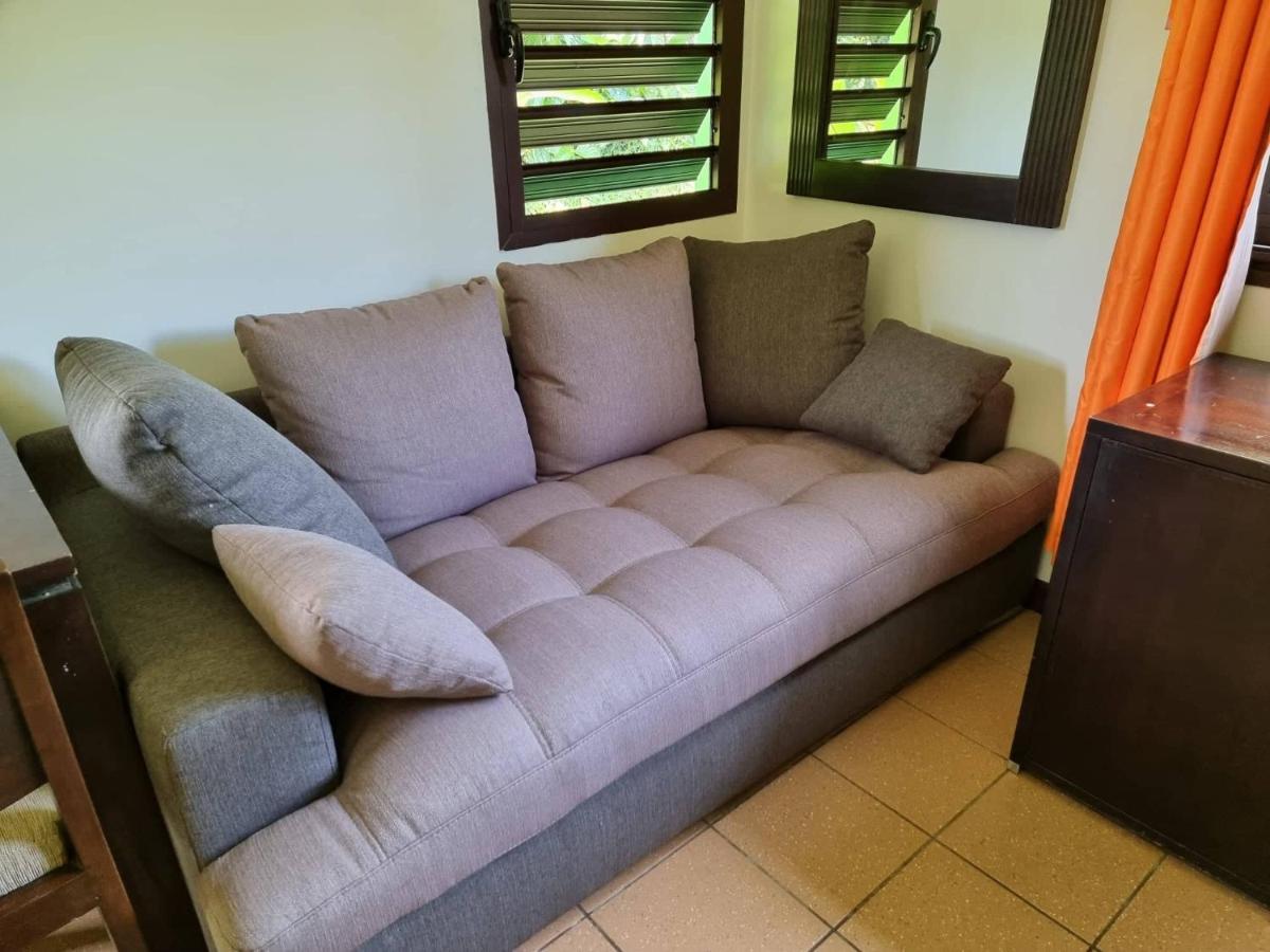 Hotel Oasis De Kiamu Lifou Exteriör bild